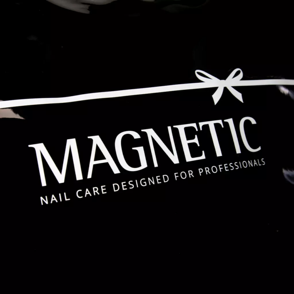 dettaglio logo Magnetic Nail Design su borsa Bigshopper